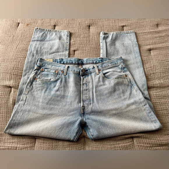 Levi's 501 Light Blue Men's Jeans - Picture 4 of 4